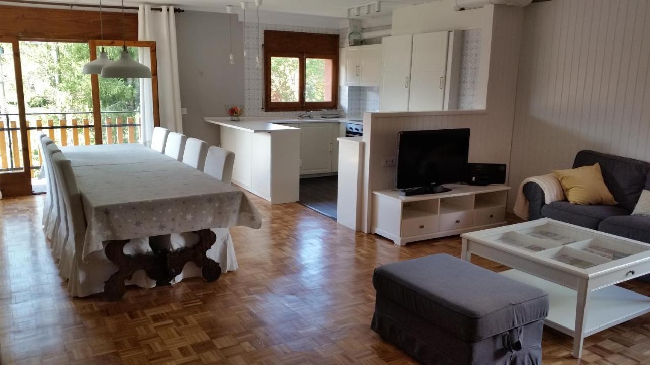 Amplio Apartamento Con Piscina En リヴィア エクステリア 写真
