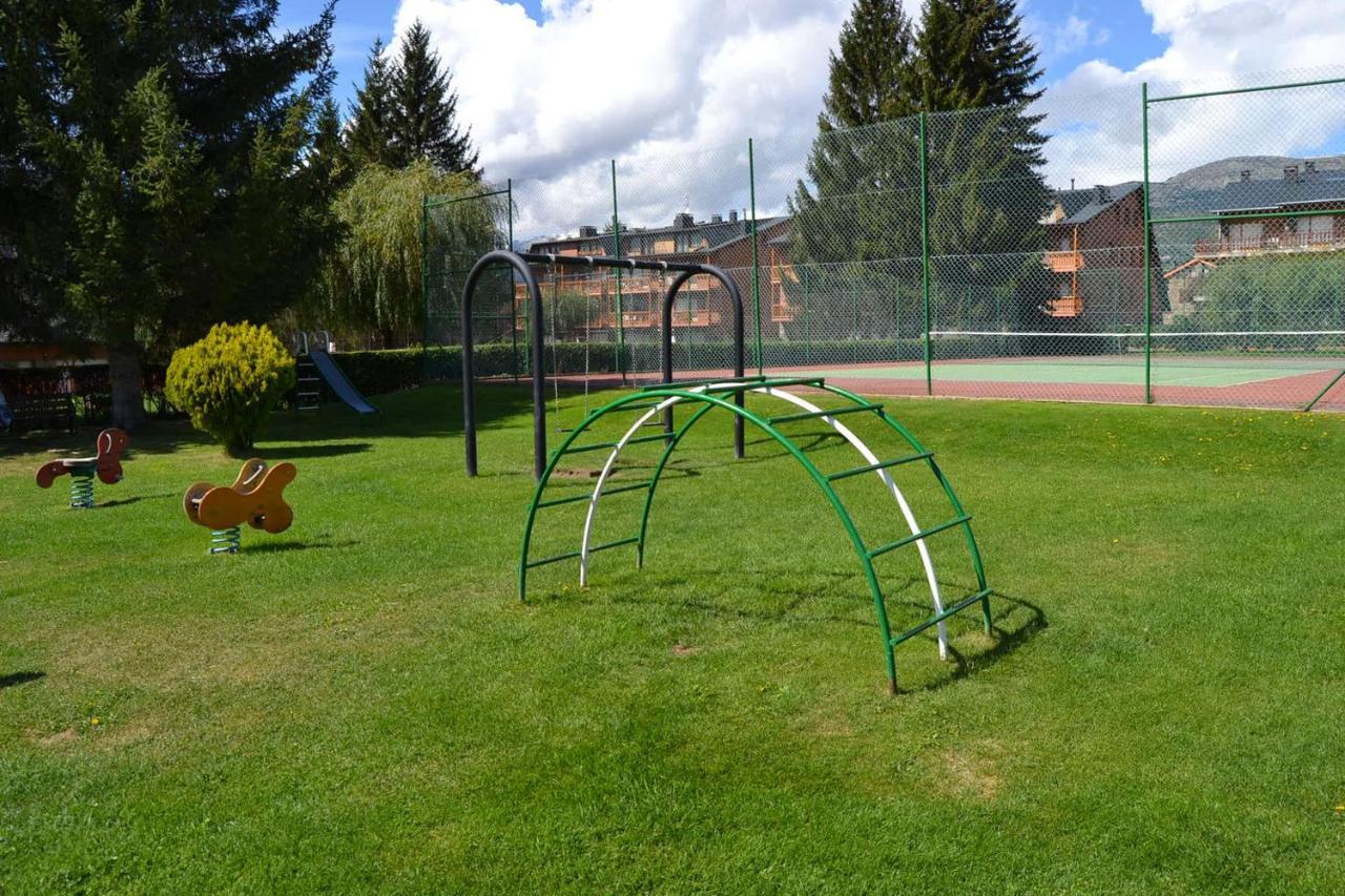 Amplio Apartamento Con Piscina En リヴィア エクステリア 写真