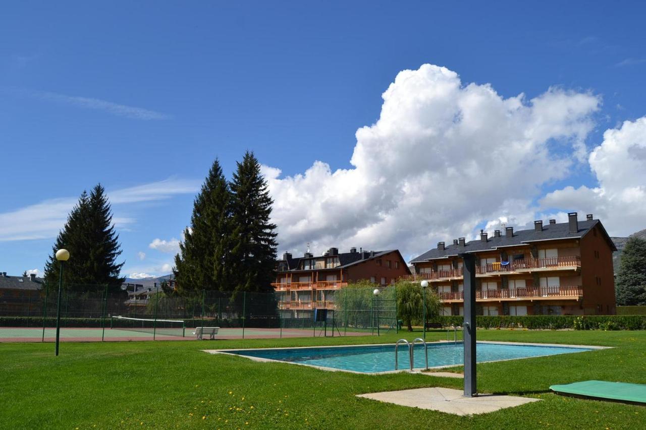 Amplio Apartamento Con Piscina En リヴィア エクステリア 写真