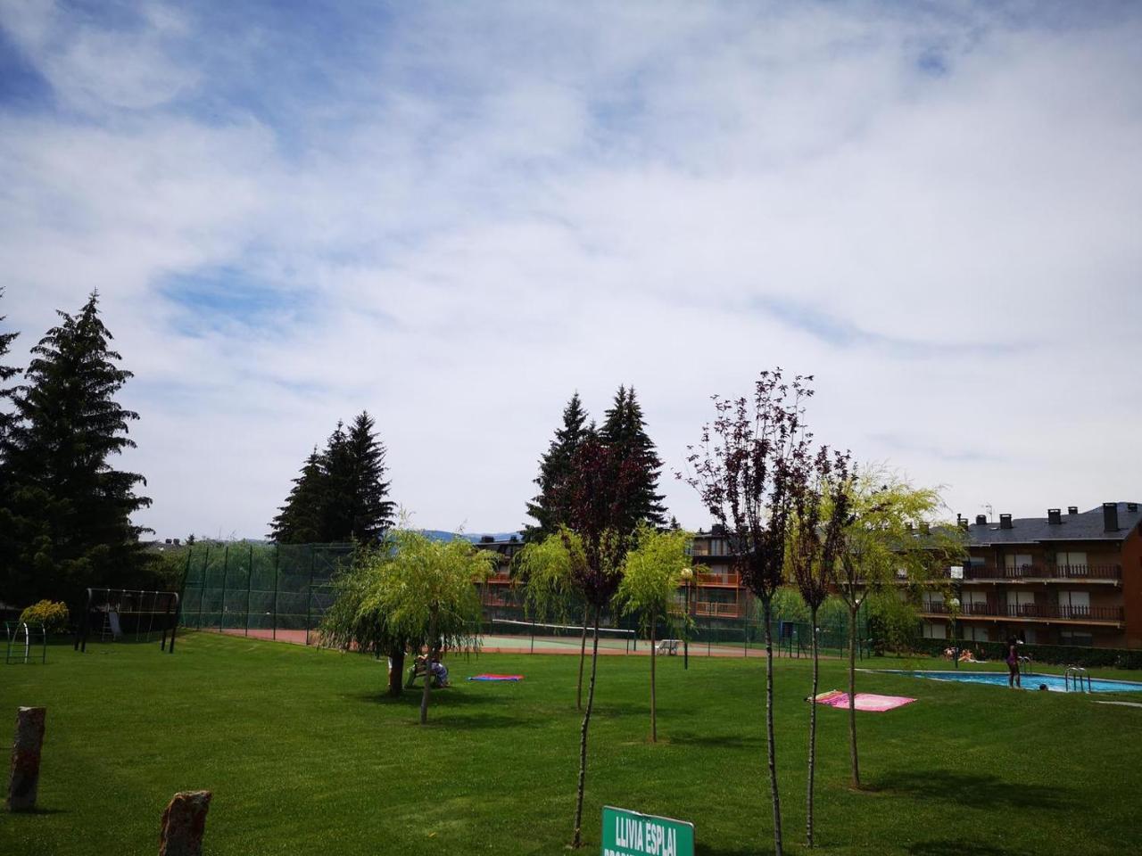 Amplio Apartamento Con Piscina En リヴィア エクステリア 写真