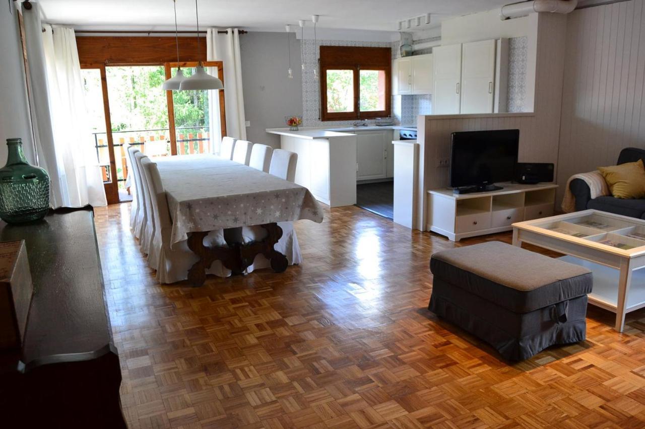 Amplio Apartamento Con Piscina En リヴィア エクステリア 写真