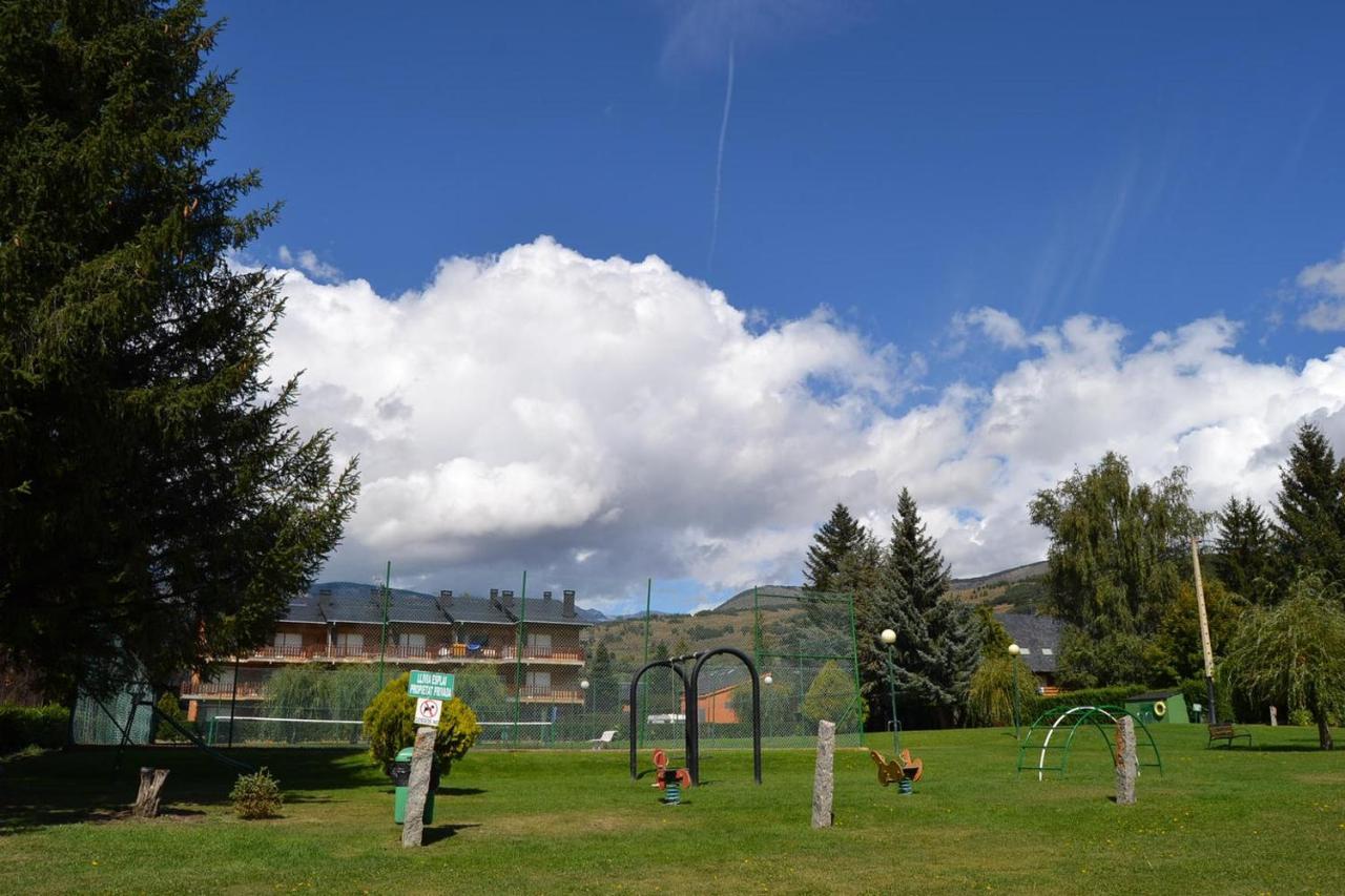 Amplio Apartamento Con Piscina En リヴィア エクステリア 写真