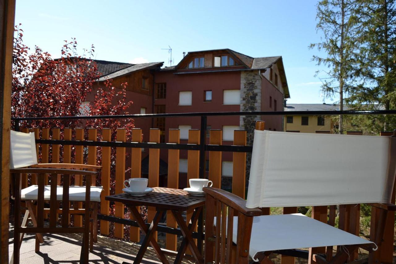 Amplio Apartamento Con Piscina En リヴィア エクステリア 写真